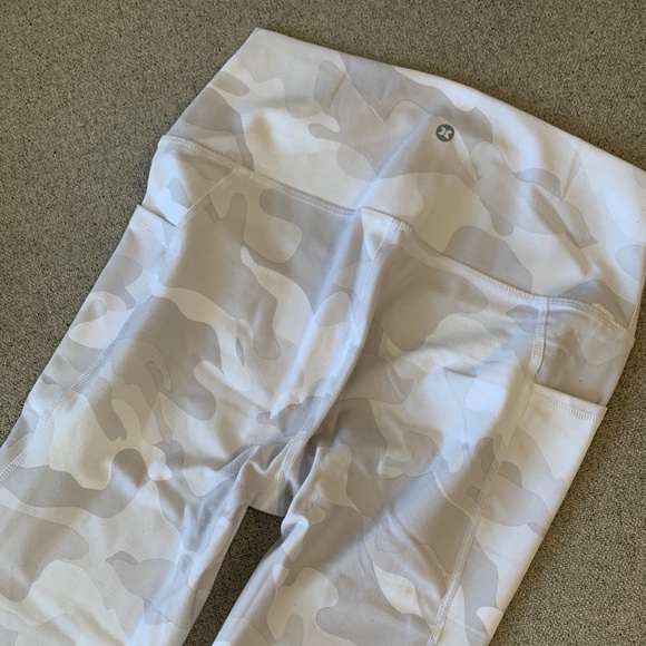 RBX Super Soft White Camo Active Legging NWOT - Picture 3 of 7